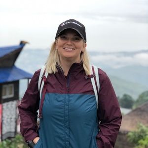 Meet your Posher, Adrienne